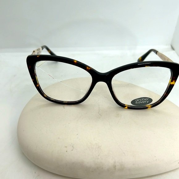 Kalinga Ashok Gucci Eyewear 2020 Kalinga Ashok Maui Sunglasses